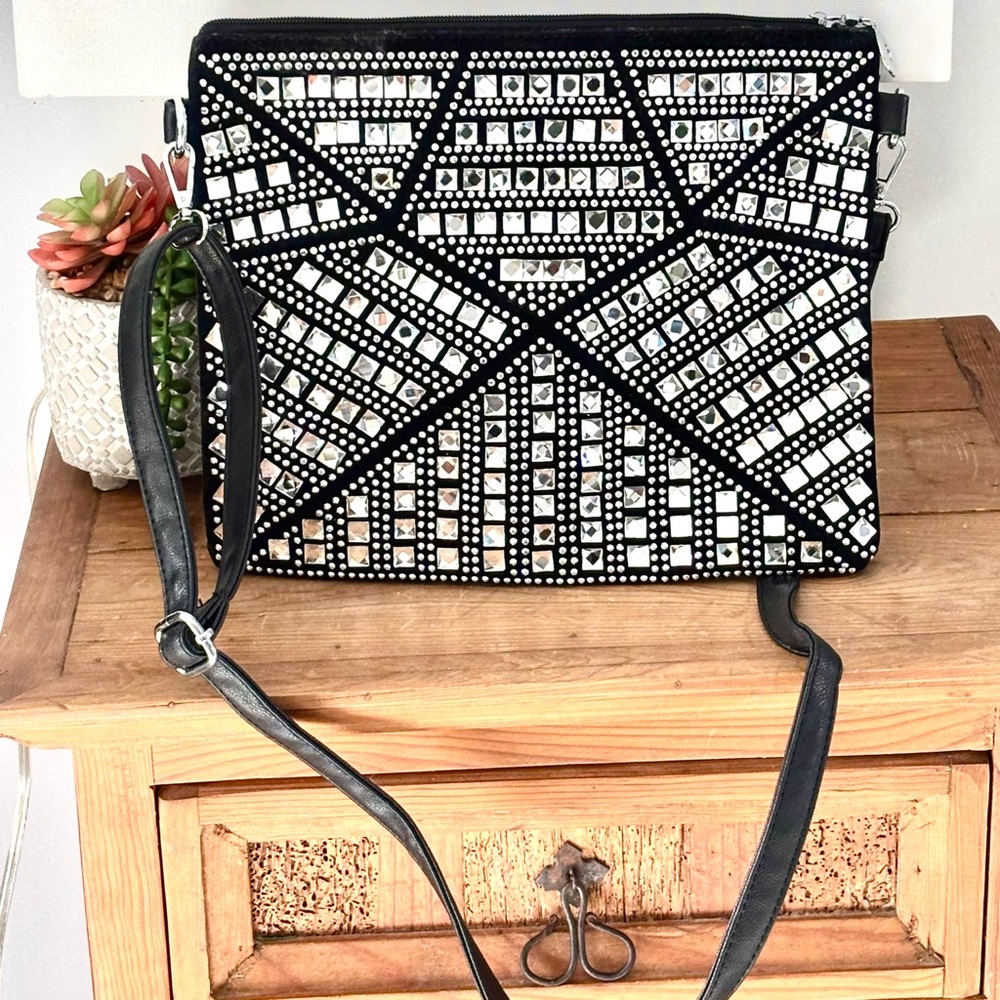 Crossbody Purse in black with reflective sparkling studs leather braided shell